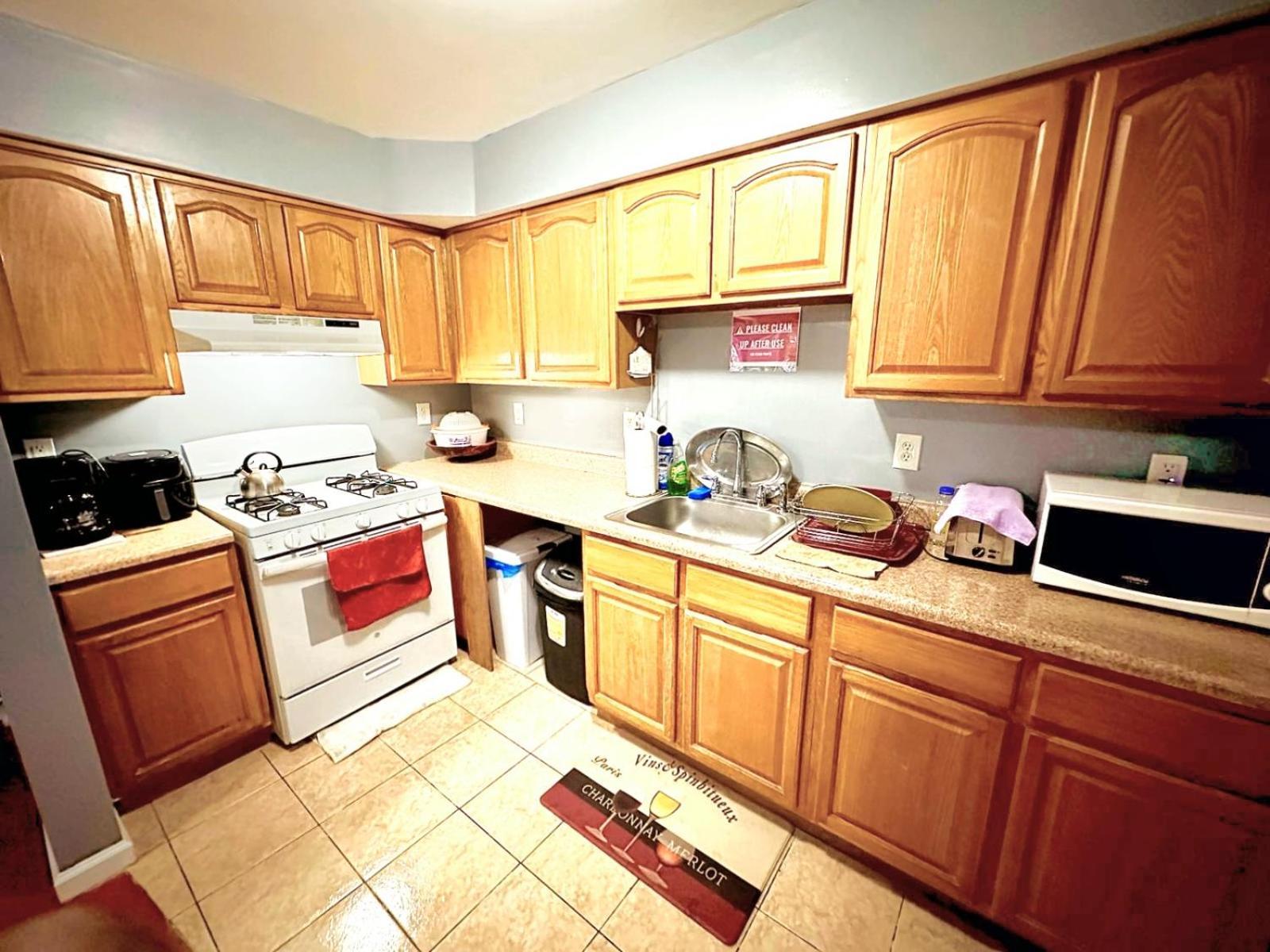 Divine Villa And Resorts 67 Sherman 5Mins To Ewr Airport And 4Mins To Penn Station Newark, 20Mins To New York Extérieur photo